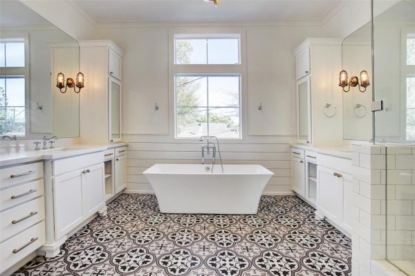 Farmhouse Modern Master Bathroom